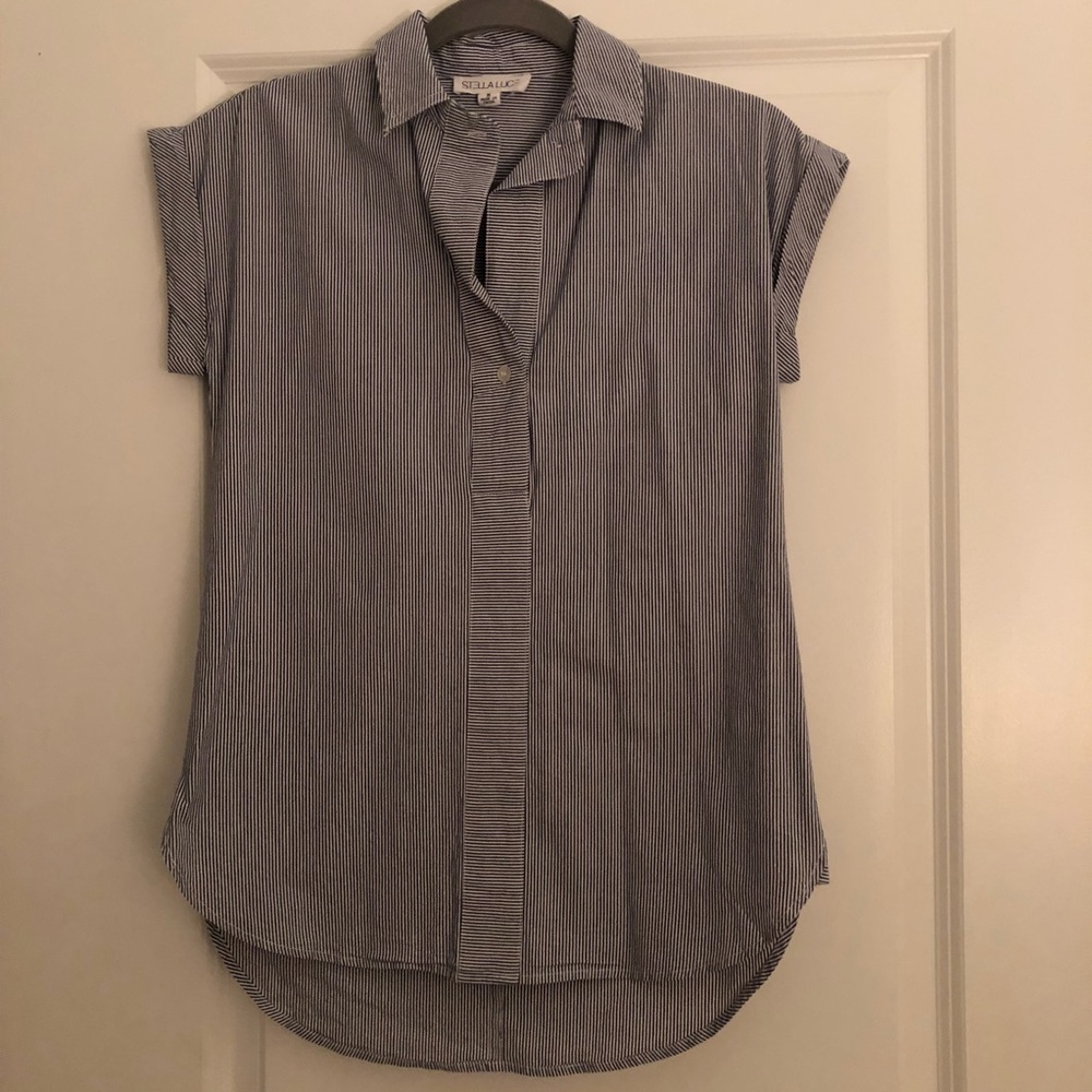 Quarter length button down shirt